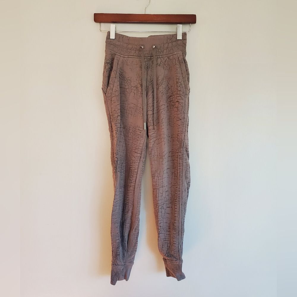 Lululemon warm down jogger 7/8 length size 0